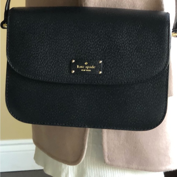 kate spade messenger bag in black leather. NWOT - Picture 2 of 5